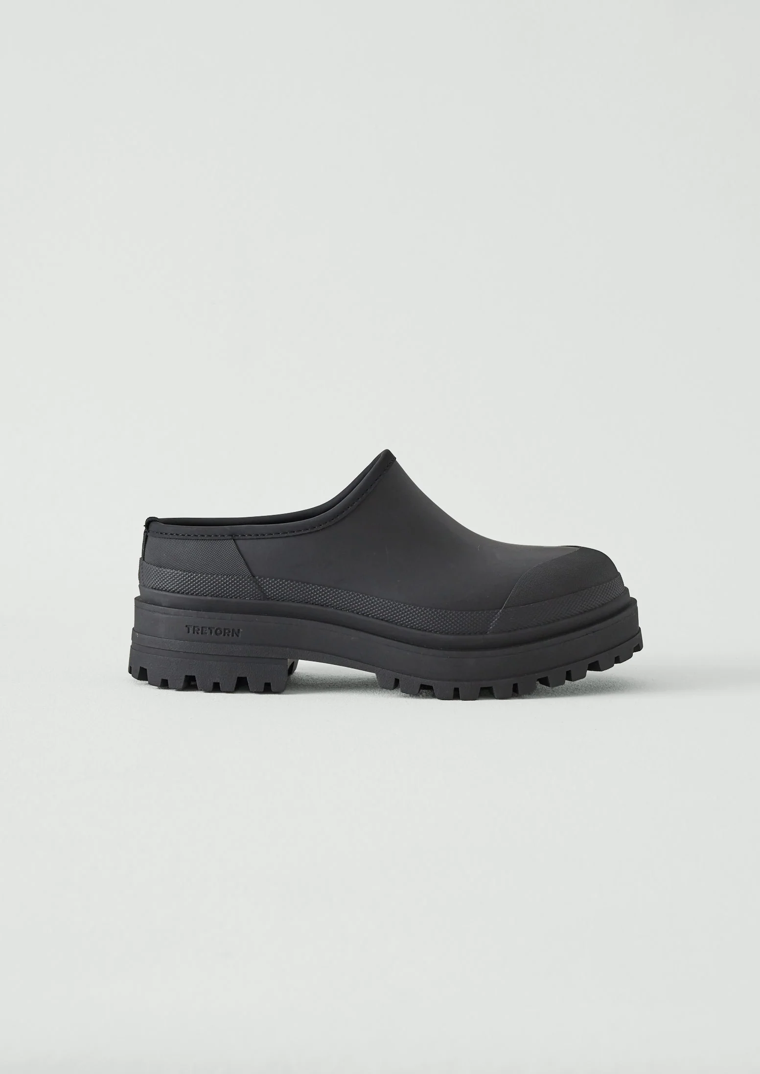 Tretorn Ari Clogs | Black - Image 2