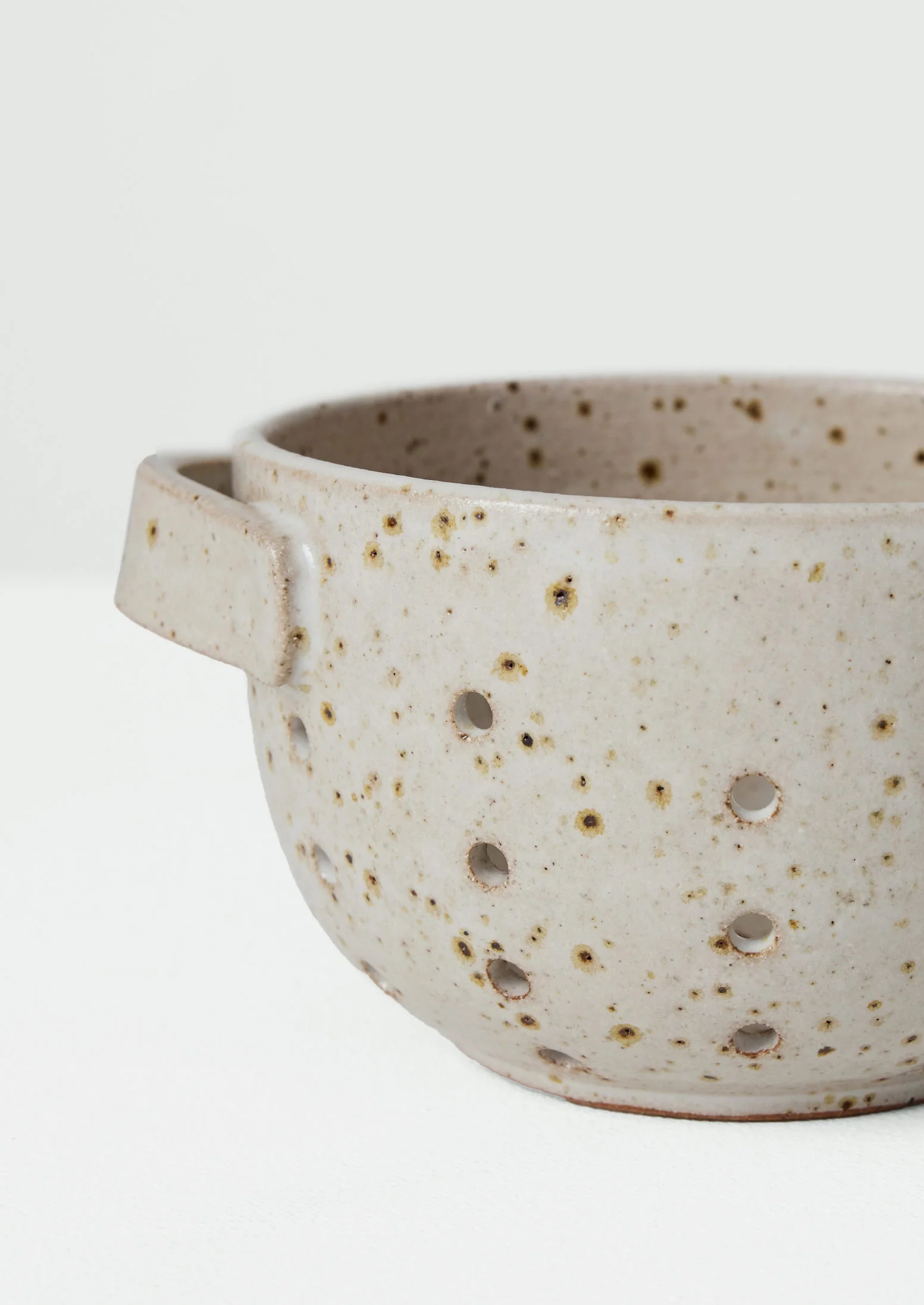 Twinn Pottery Berry Bowl | Speckled Oat - Image 4