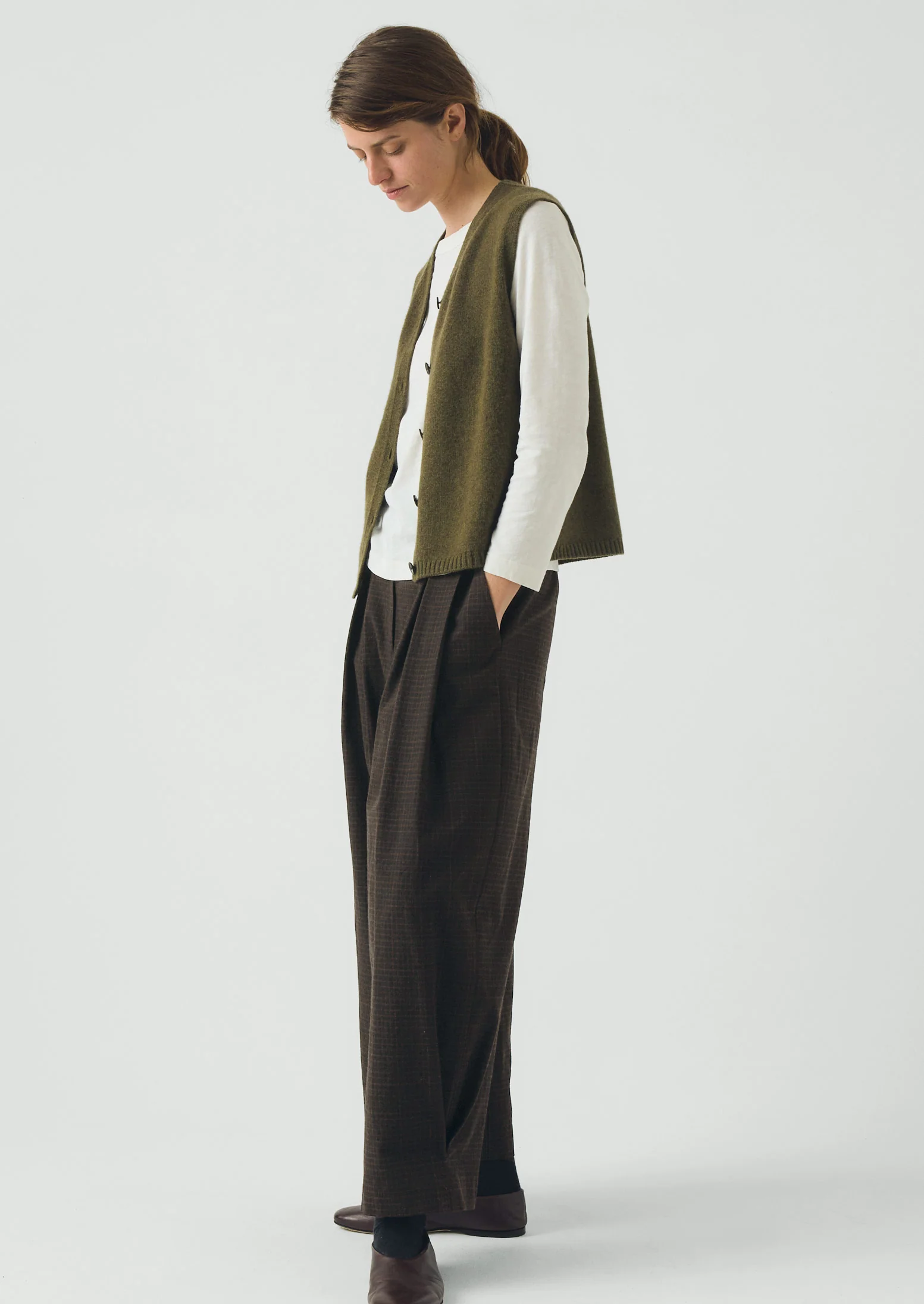Wool Cashmere V Neck Tank | Olive Melange - Image 4