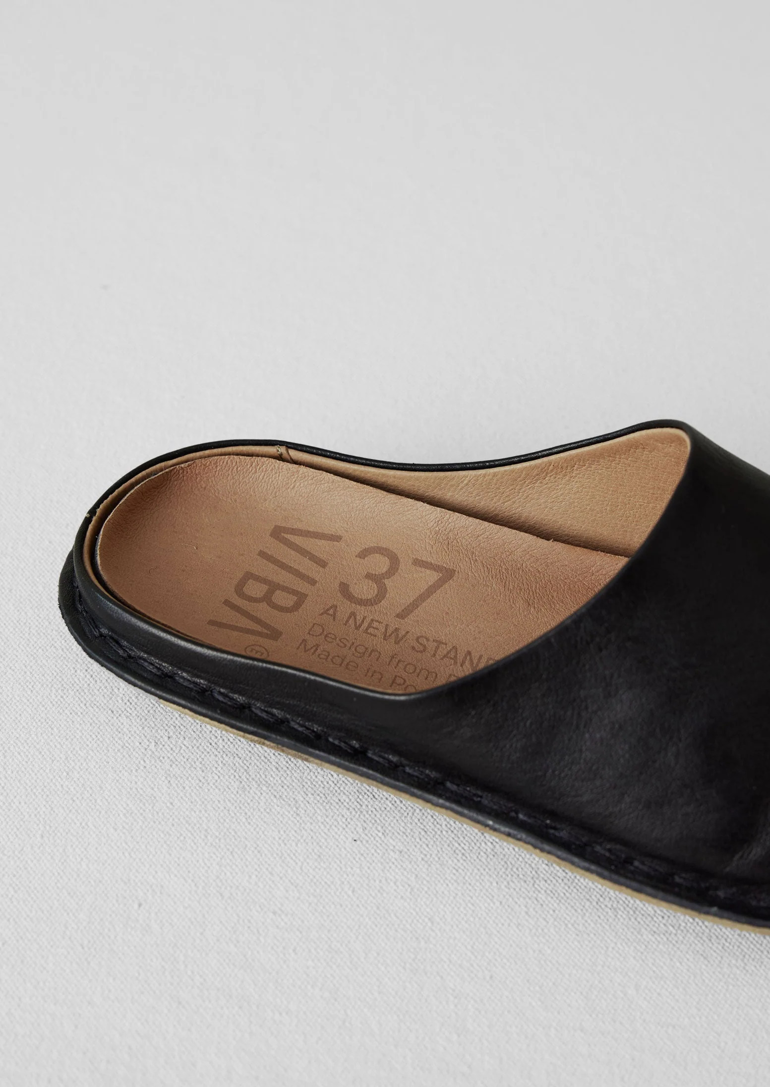 Vibae Roma Mules | Black - Image 3