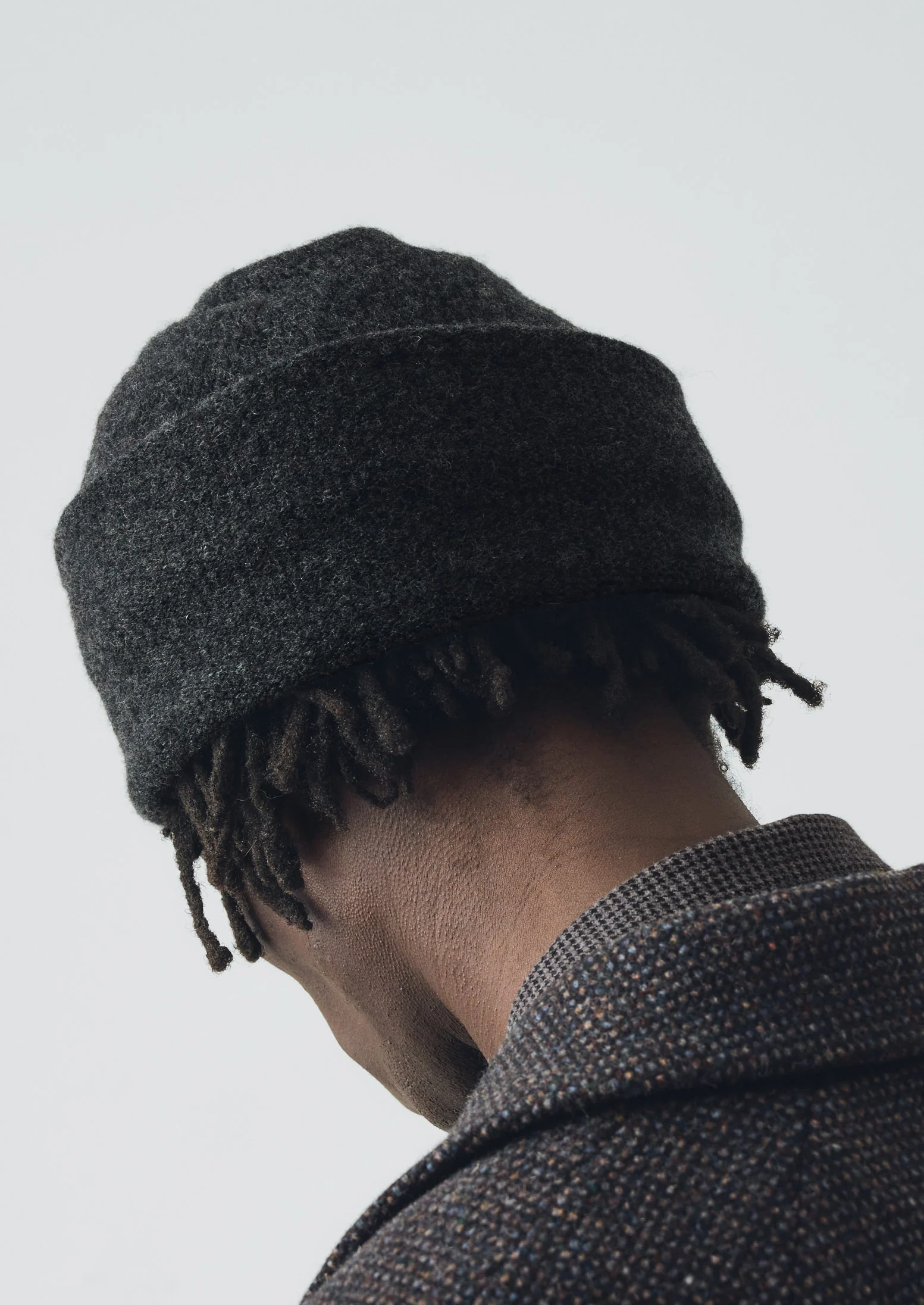 Washed Lambswool Beanie | Charcoal - Image 4