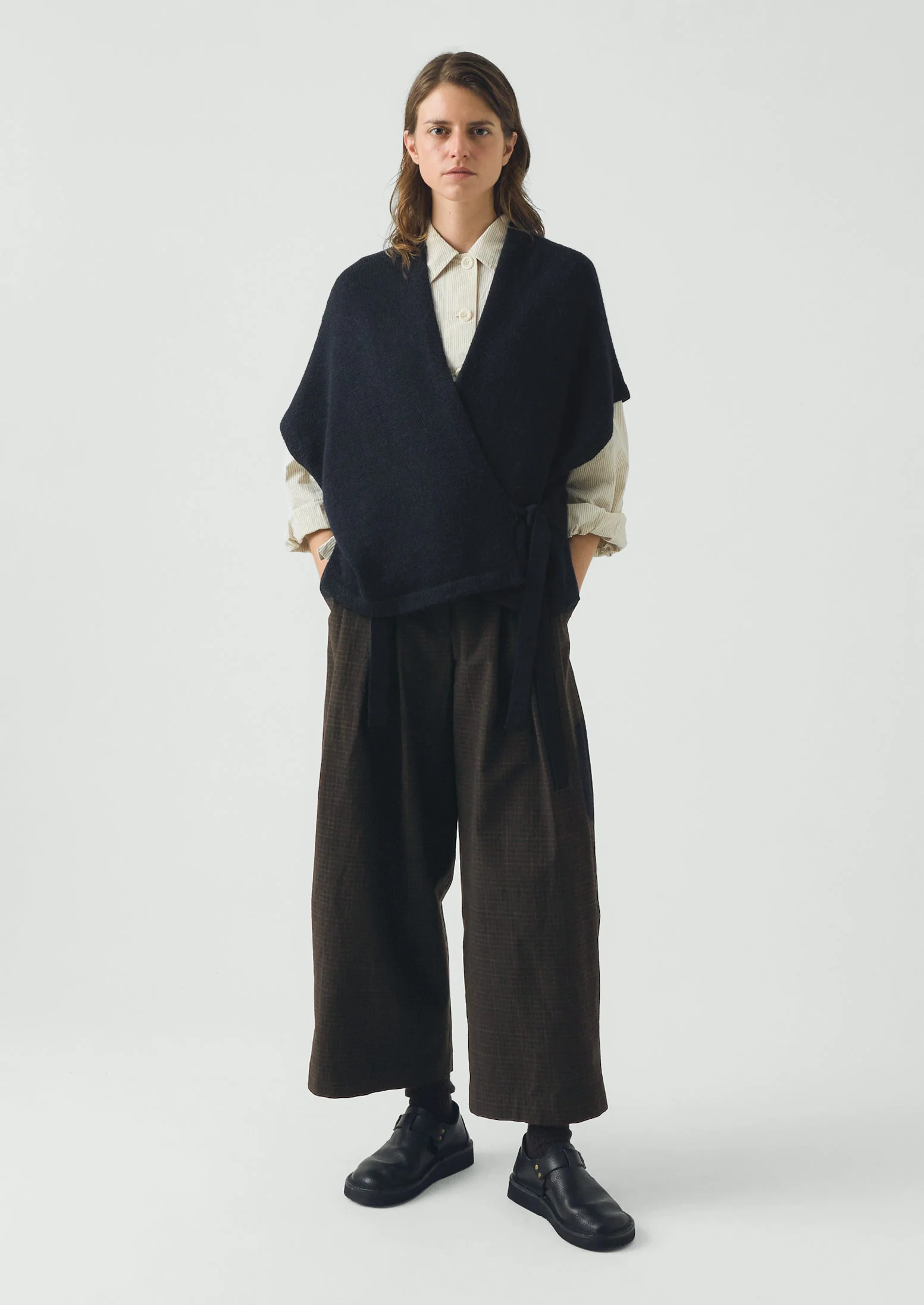Wool Alpaca Knitted Wrap | Navy - Image 3